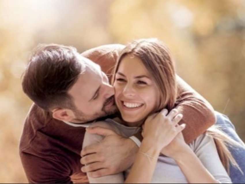 Cilat lloje të personalitetit i bëjnë partnerët romantikë më të mirë?