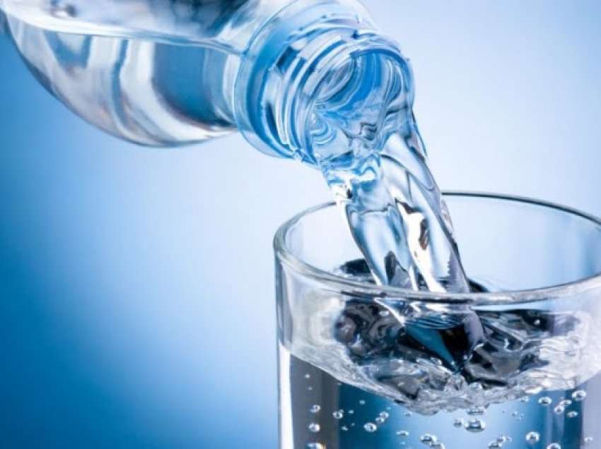 ​A është uji i gazuar i rrezikshëm për shëndetin?