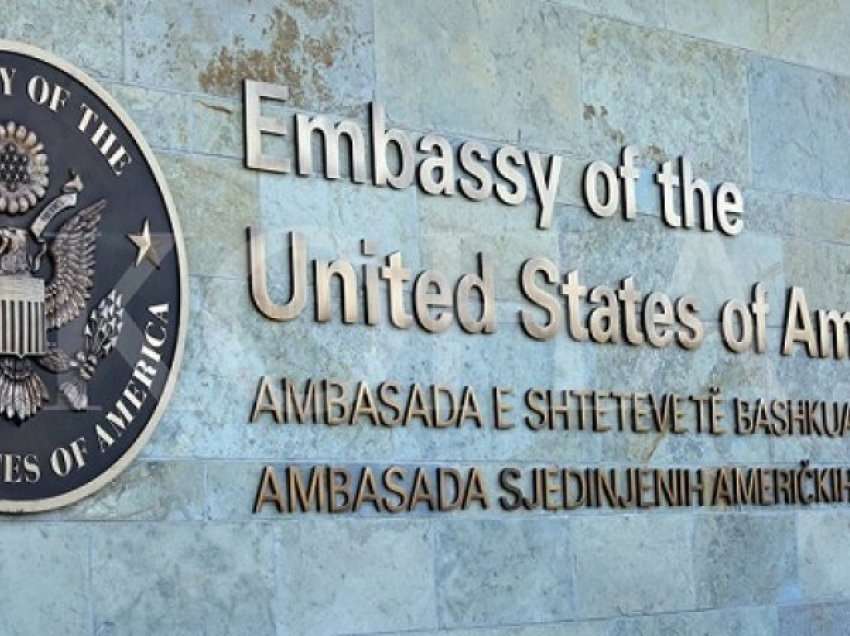 Ambasada Amerikane në Kosovë hap konkurs për vend pune, rroga mbi 12 mijë euro