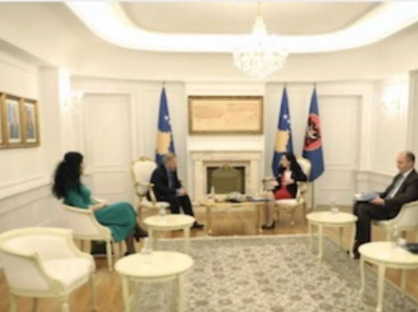 Me Presidenten e Kosovës...