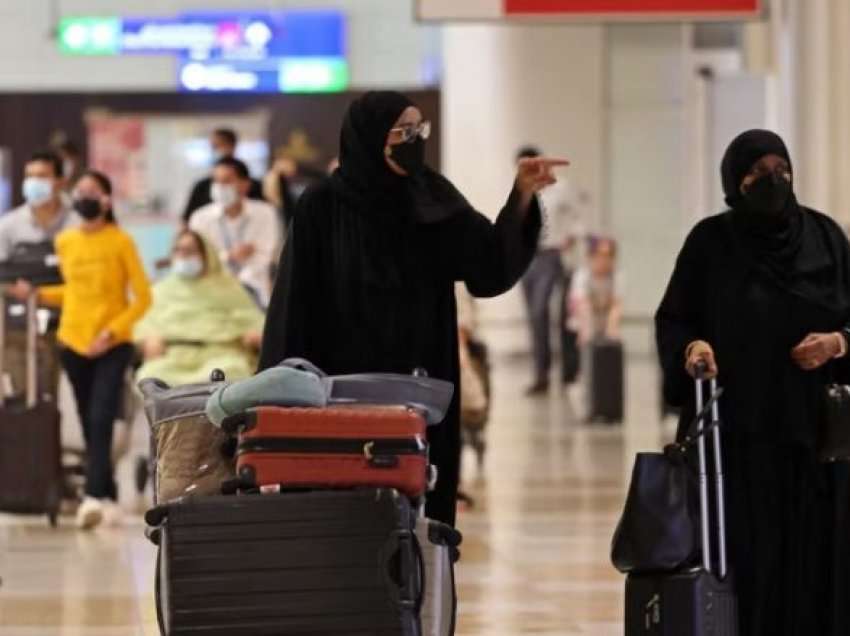 Turistët indianë me një emër të vetëm nuk mund të fluturojnë drejt Emirateve të Bashkuara Arabe