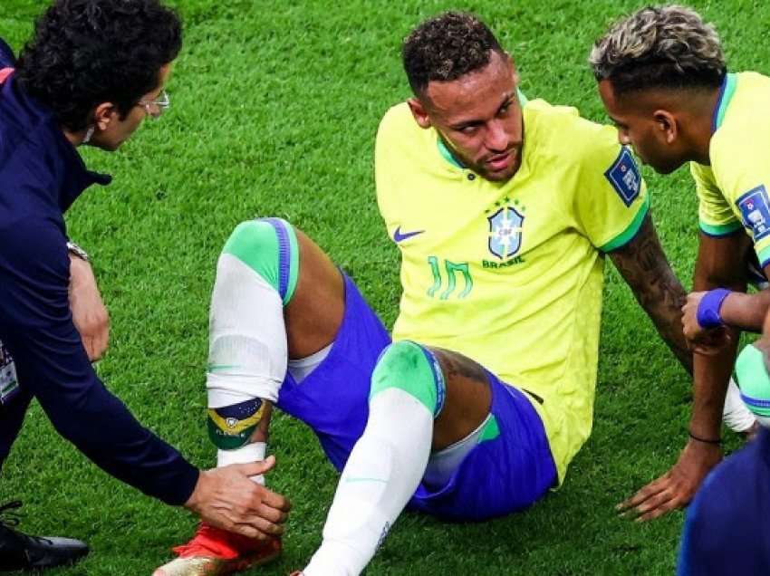 Neymar lëndohet, frikë te Brazili