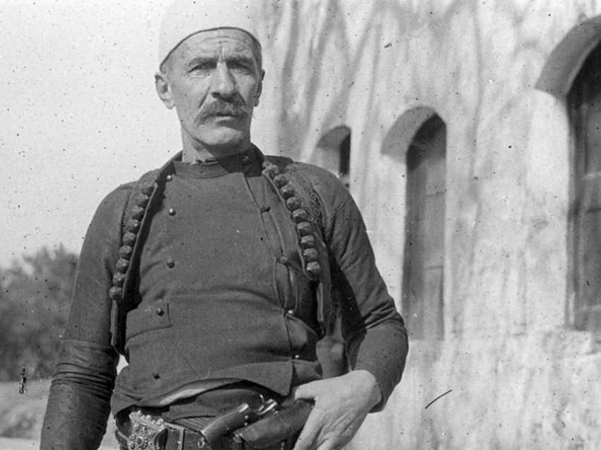 Nipi i Isa Boletinit: Ju tregoj cilat ishin amanetet e gjyshit tim për Shqipërinë