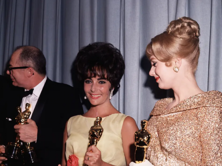 Fustani fatsjellës që Elizabeth Taylor veshi në Oscars, gjendet 60 vjet më vonë