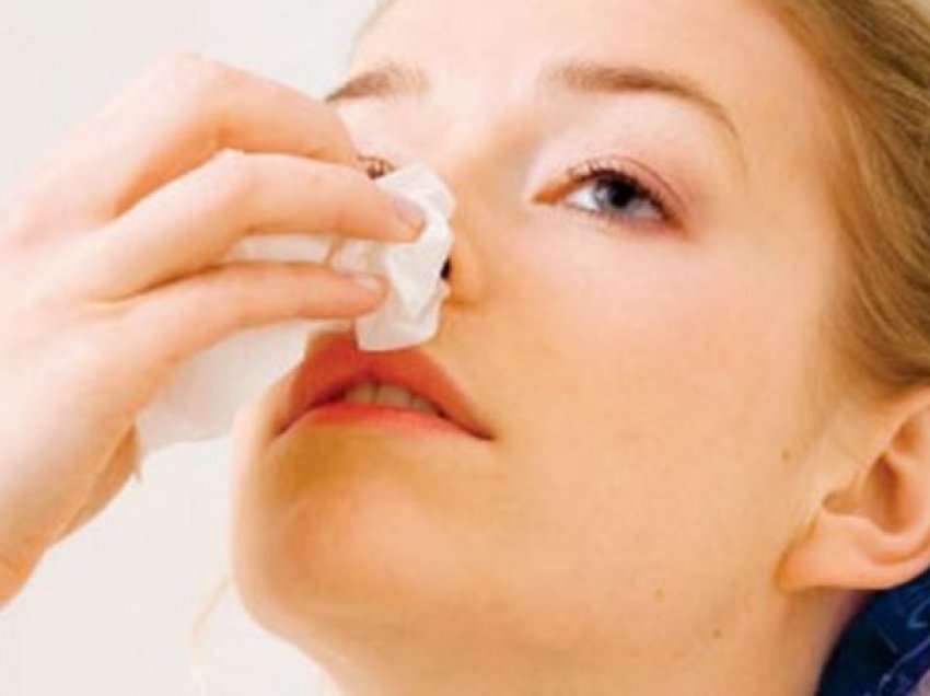 Çfarë e shkakton gjakderdhjen nga hunda dhe si ta trajtoni