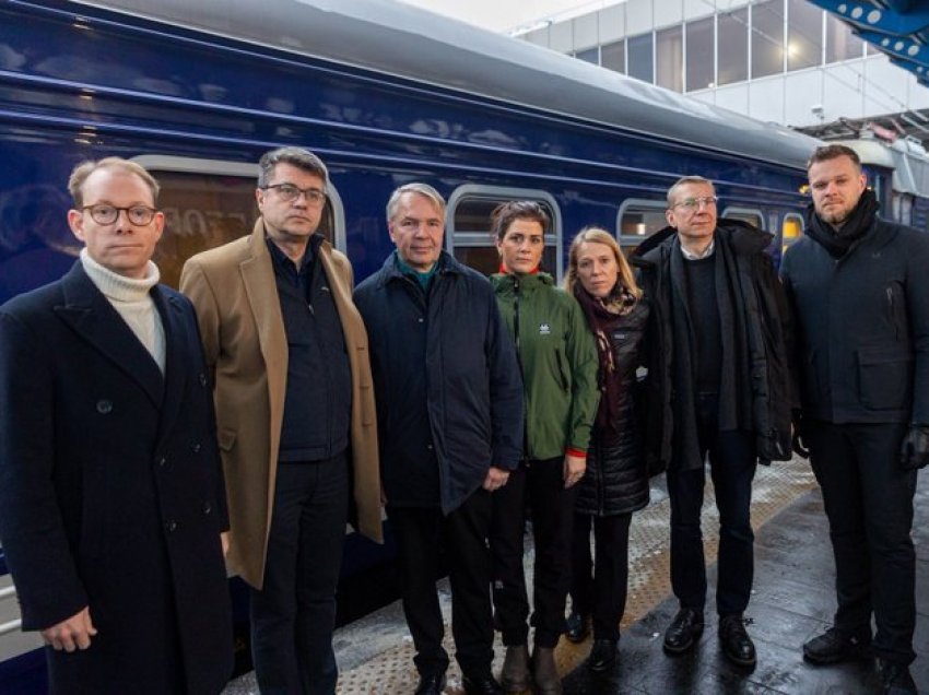 Ministrat e Jashtëm nordikë dhe balltikë vizitojnë Kievin