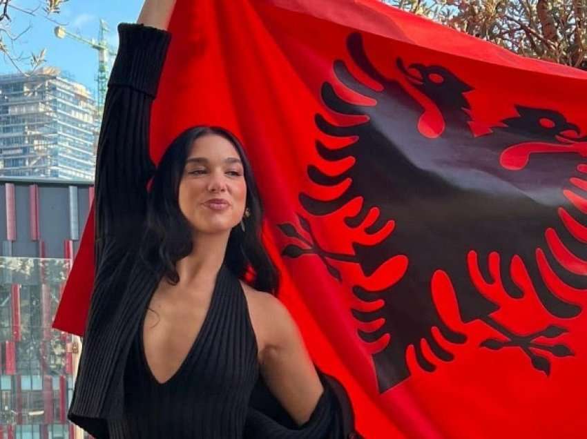 ​“Menxi po pres me ju pa”, Dua Lipa e emocionuar para koncertit në Tiranë