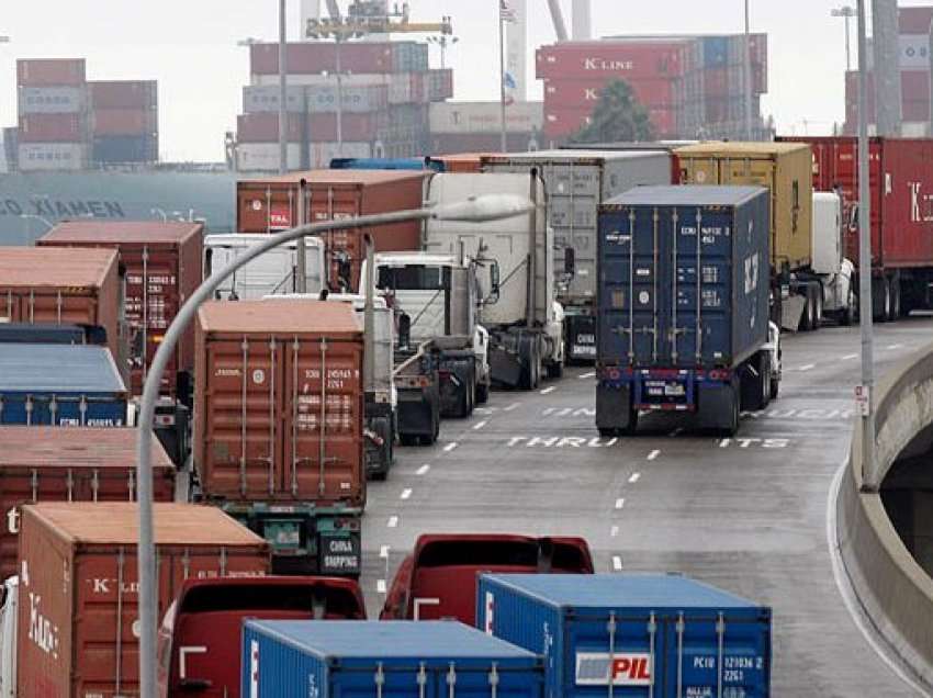 Eksportet shqiptare në Kosovë, rënie me 40% në 10 mujor