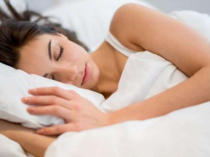 Pse është e rëndësishme të flini tetë orë natën?