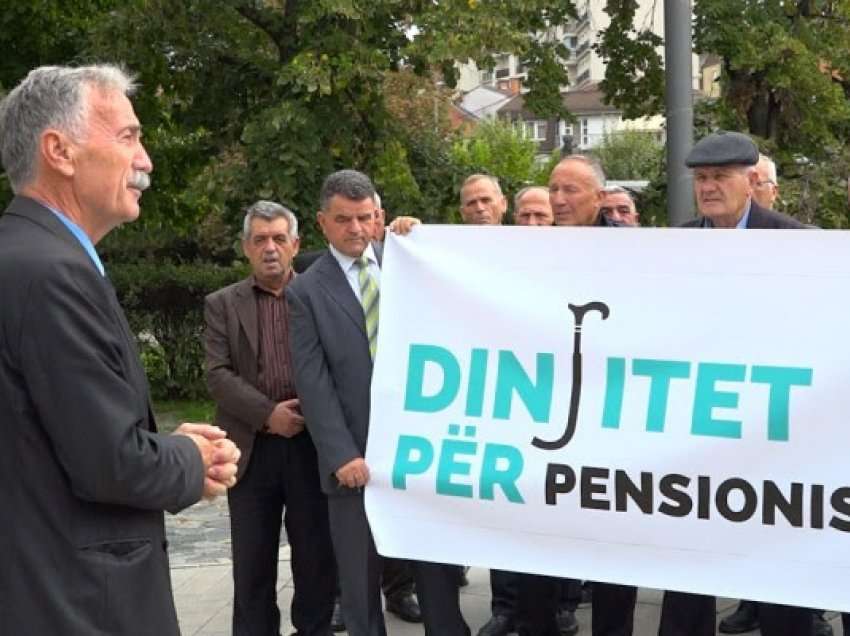​“Më se keqi të plakesh në Kosovë”, pensionistët protestojnë në ditën e tyre