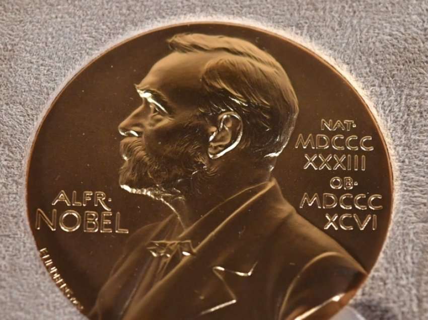 Çmimi Nobel për Fizikë u ndahet tre shkencëtarëve