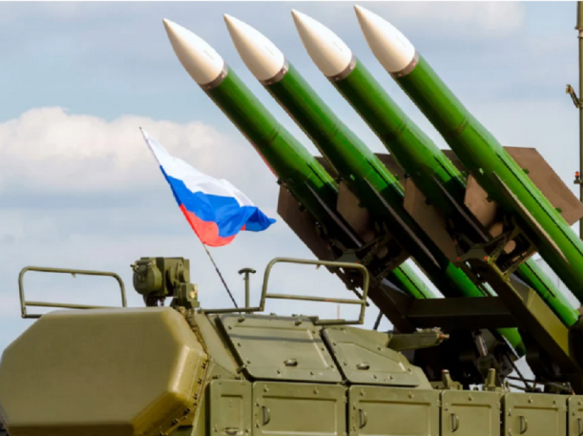 Financial Times: 3 skenarët për përdorimin e armëve bërthamore nga Rusia