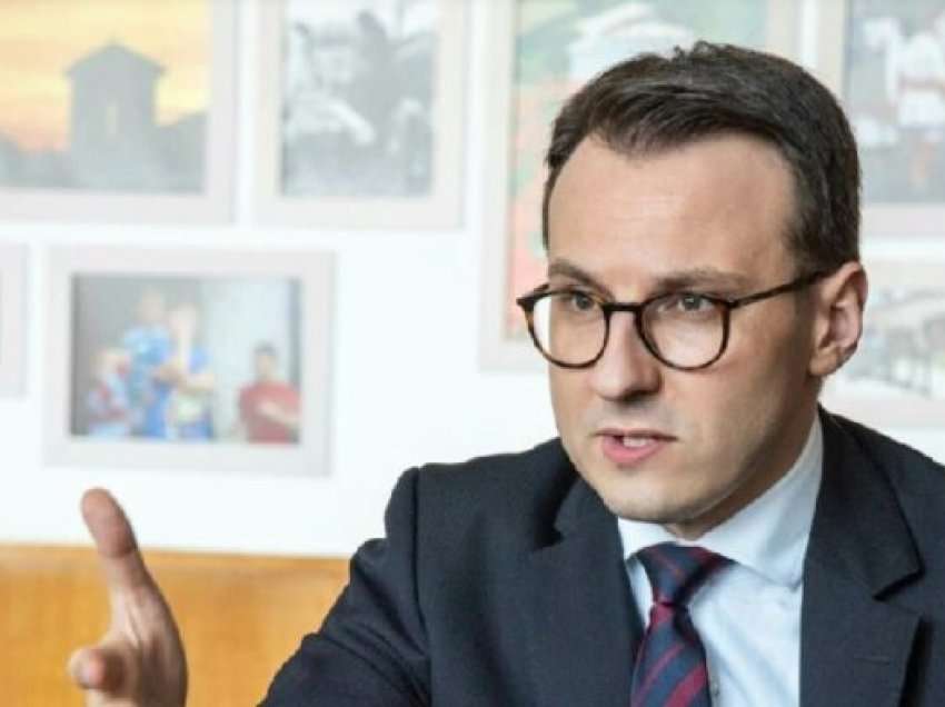 Albin Kurti nuk tërhiqet nga vendimi për targa, reagon Petkoviq