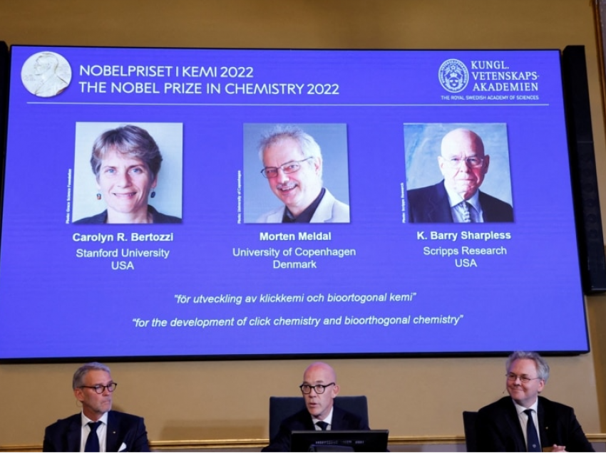 Tre shkencëtarë marrin Nobelin në kimi për procesin e bashkimit të molekulave