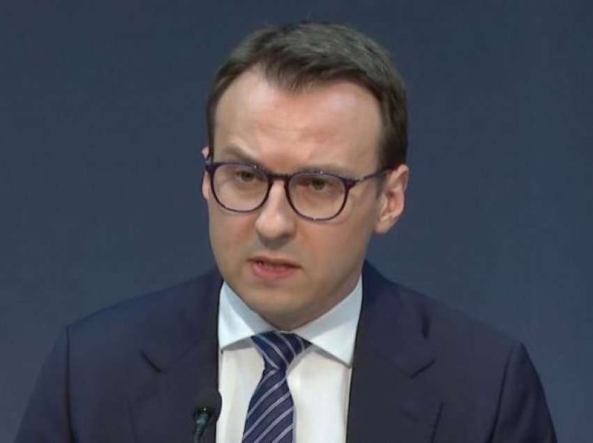 Tha se marrëveshja për targat duhet respektuar, Petkoviq “nxehet” ndaj ambasadorit gjerman