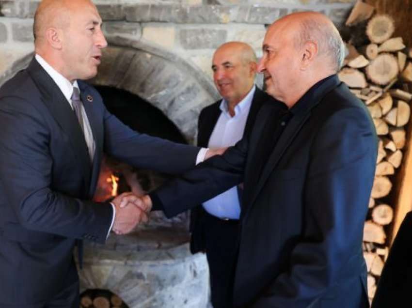 Ramush Haradinaj shkon për ngushëllime te Isa Mustafa