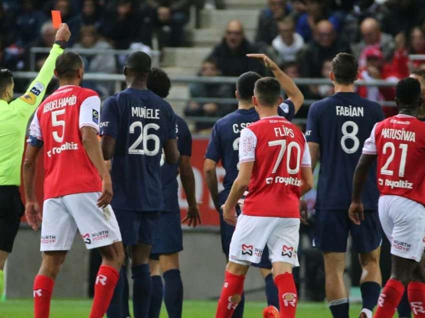 PSG nuk ia del ndaj Reims-it të Arbër Zenelit, në një fund me tensione 