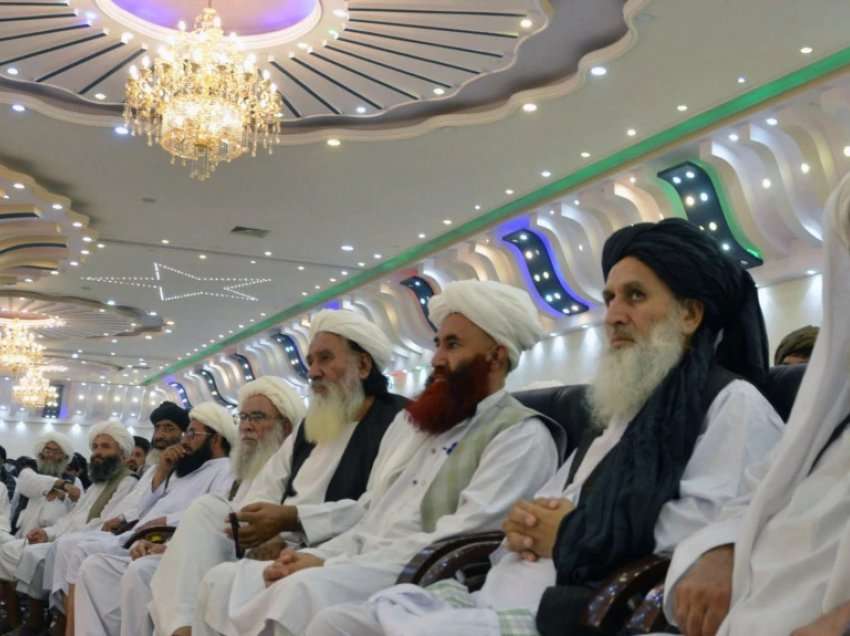 Talibanët kërkojnë zotime nga burrat për zbatimin e Sheriatit
