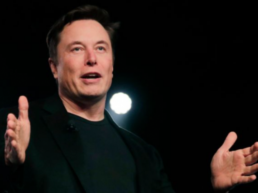 SpaceX, kompania e Elon Musk thotë se nuk mund të paguajë më për shërbimet kritike të satelitit në Ukrainë, kërkon nga Pentagoni që ta bëjnë këtë