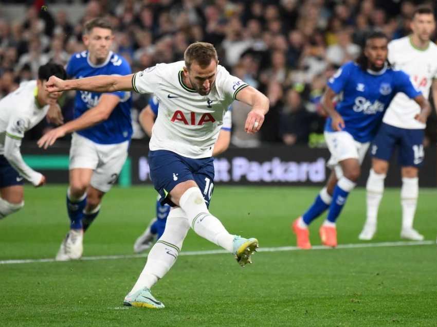 Tottenhami fiton, një pikë larg liderit