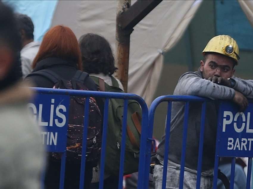 Arrin në 40 numri i të vdekurve pas shpërthimit në minierën në Turqi