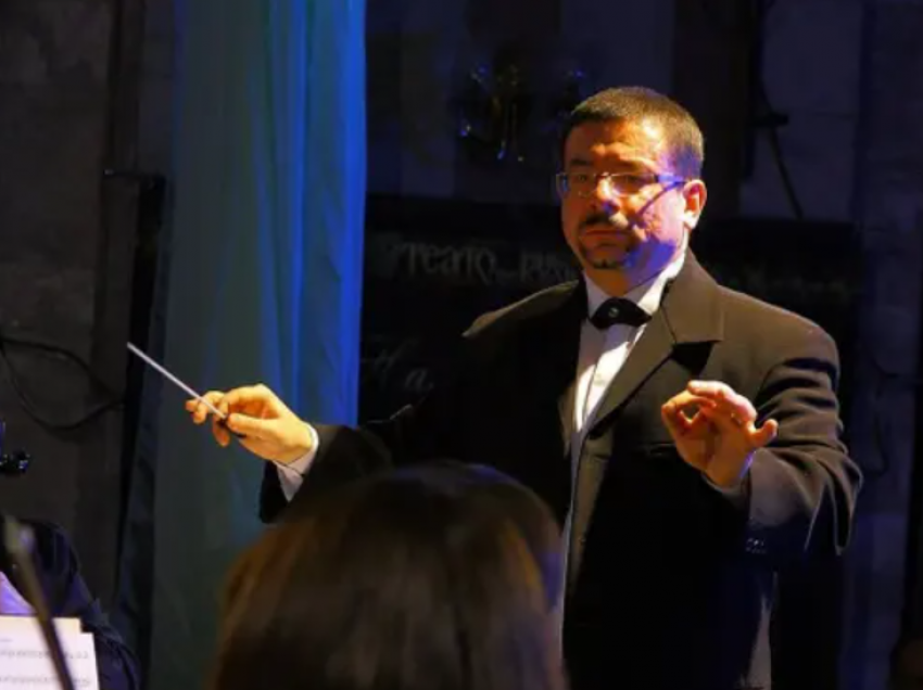 Rusët vrasin muzikantin ukrainas pasi refuzoi të dirigjojë në një koncert në Khersonin e pushtuar