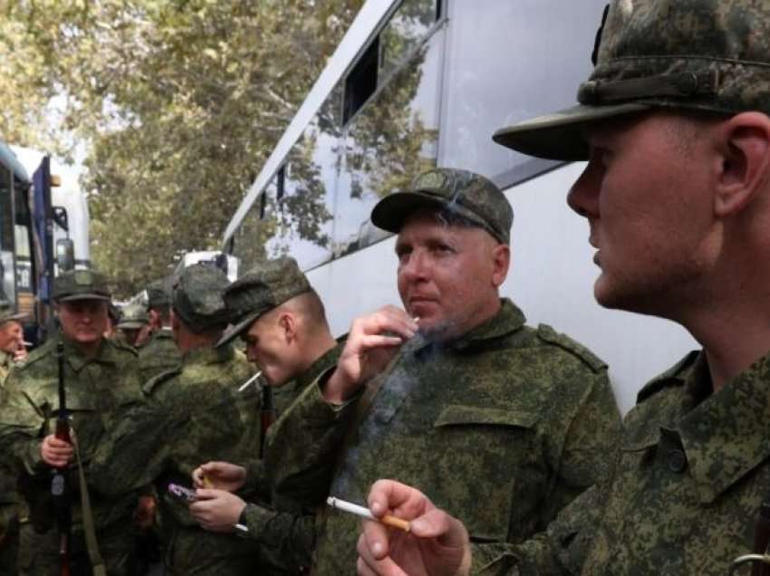 Ushtria ruse rekruton tartarët në Krimenë e aneksuar 