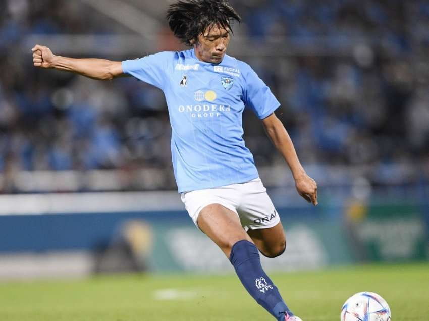 Lojtari japonez i jep fund futbollit në moshën 44-vjeçare