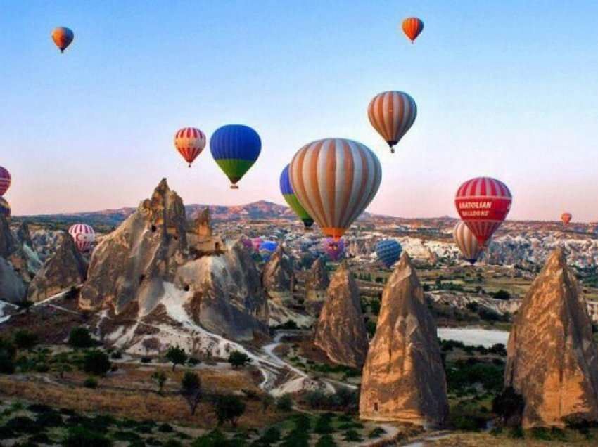 Dy turistë spanjollë vdesin nga aksidenti me balonë me ajër në Kapadokia