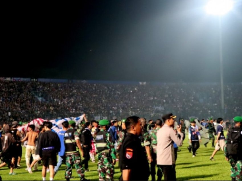 Do të rrënohet stadiumi në Indonezi ku humbën jetën shumë njerëz