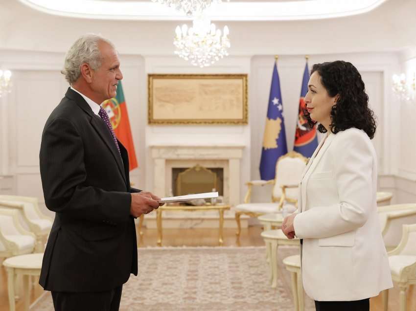Presidentja Osmani pranoi letrat kredenciale nga ambasadori Portugalisë, Jorge Ayres  Roza De Oliveira