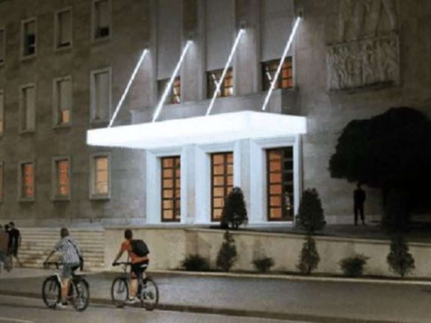 Tirana e fillon kursimin e energjisë elektrike