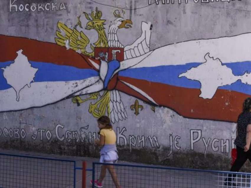 AFP: Lufta e Ukrainës shton një tjetër çarje midis shqiptarëve dhe serbëve 