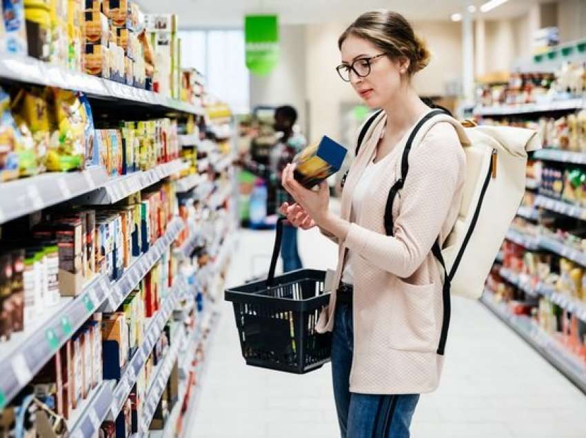 6 mashtrimet për blerjet në supermarket që do t’ju kursejnë para