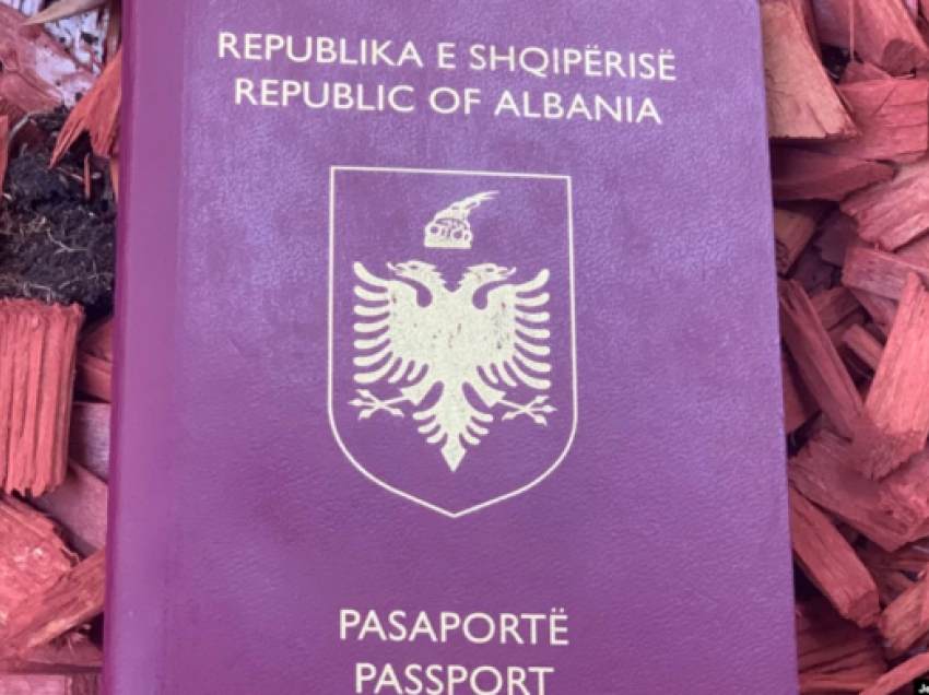 “Pasaportat e arta” fusin në sherr Shqipërinë me BE-në