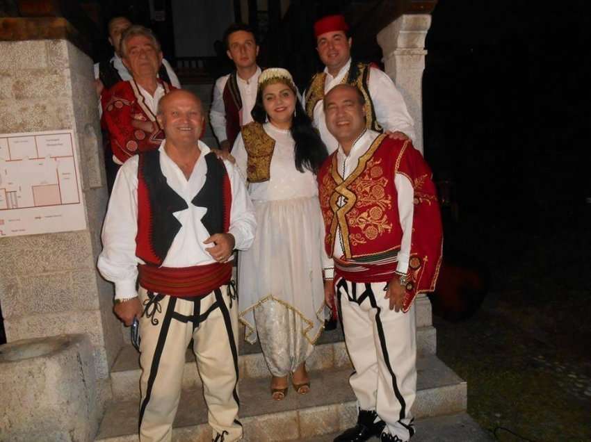Grupi ”Karajfilat që ka Shkodra”, tradita 40 vjeçare vazhdon!
