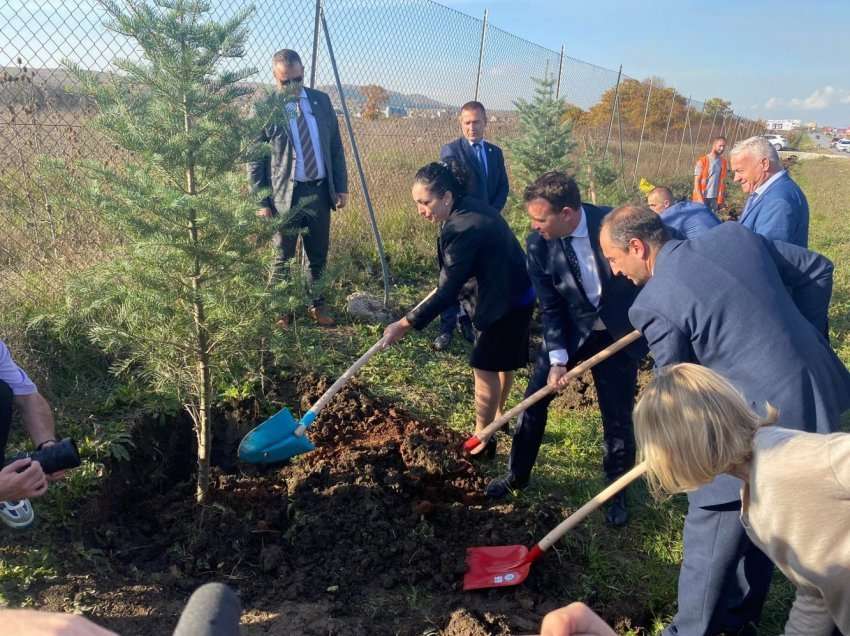 Mbillen drunj në afërsi të Aeroportit – Osmani: Mbrojtja e ambientit nuk është luks
