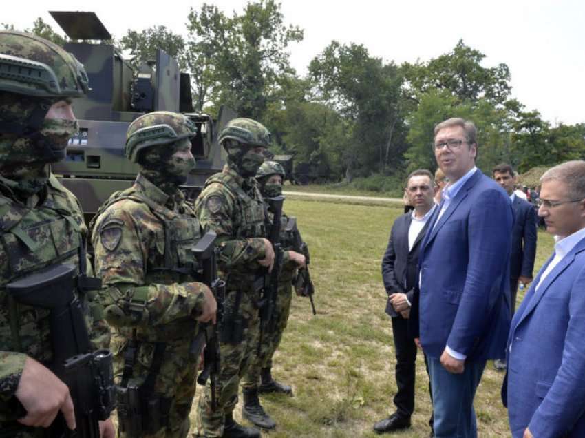 “Vuçiq nuk guxon me futë ushtrinë në Kosovë”/ Bytyçi: Ai ka frikë, e pëson si Millosheviqi e Putini