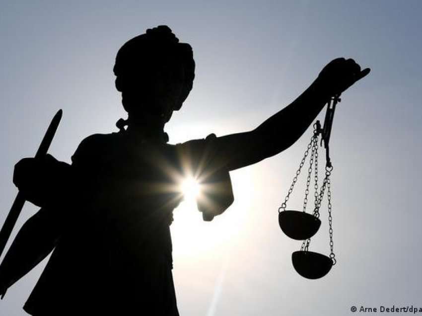 Sundimi i ligjit - Çfarë do të thotë dobësimi i tij në mbarë botën