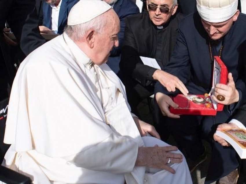  Bektashinjtë shqiptaro-amerikanë  në vizitë tek Papa Françesku