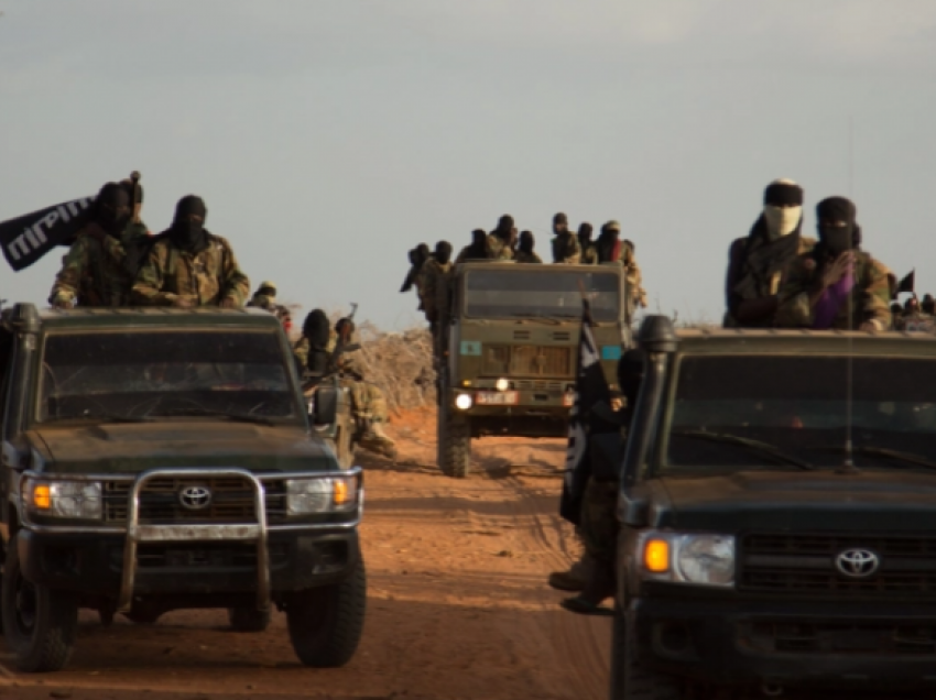 Të paktën 18 civilë u vranë në sulmin e al-Shabab në Somali