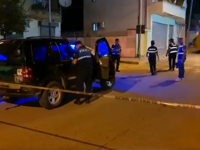Të shtënat ndaj policëve në Vlorë, policia sekuestron automjetin e autorëve, kamerat kapën momentin kur u larguan në këmbë