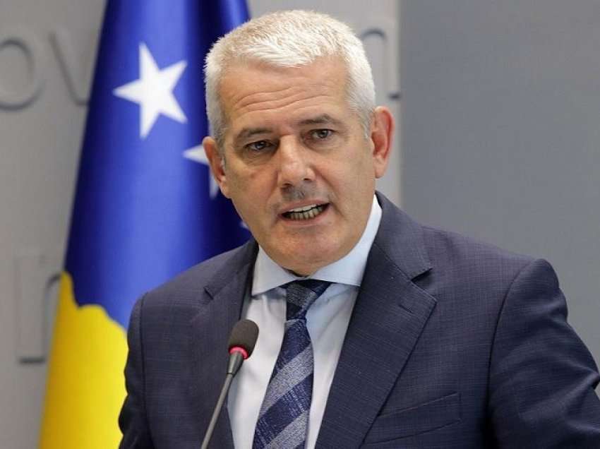 Sveçla ngre alarmin, qartëson kërcënimet e sigurisë në Kosovë