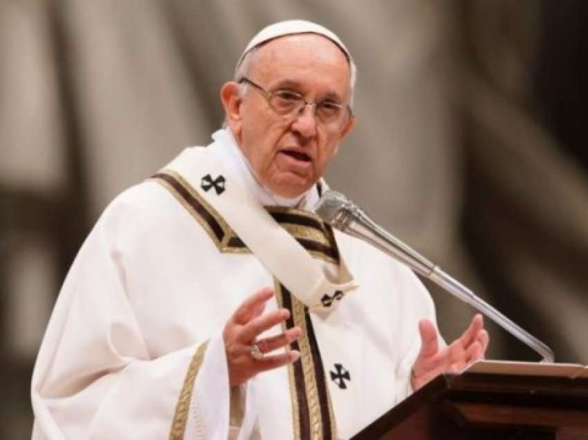 Papa Françesku shkarkon udhëheqësit e Caritas-it