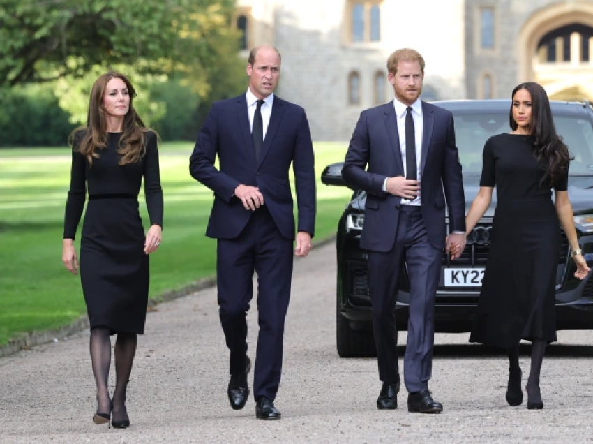 Fansat e familjes mbretërore mahniten nga gjesti romantik që Princi Harry bëri ndaj Meghan Markleit