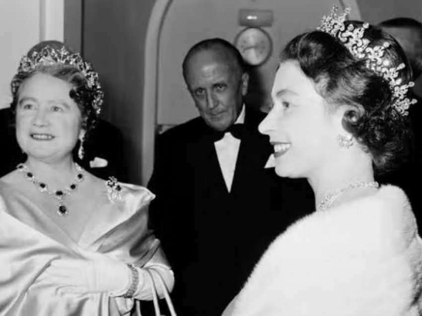 Kush ishte nëna e Mbretëreshës Elizabeth II?