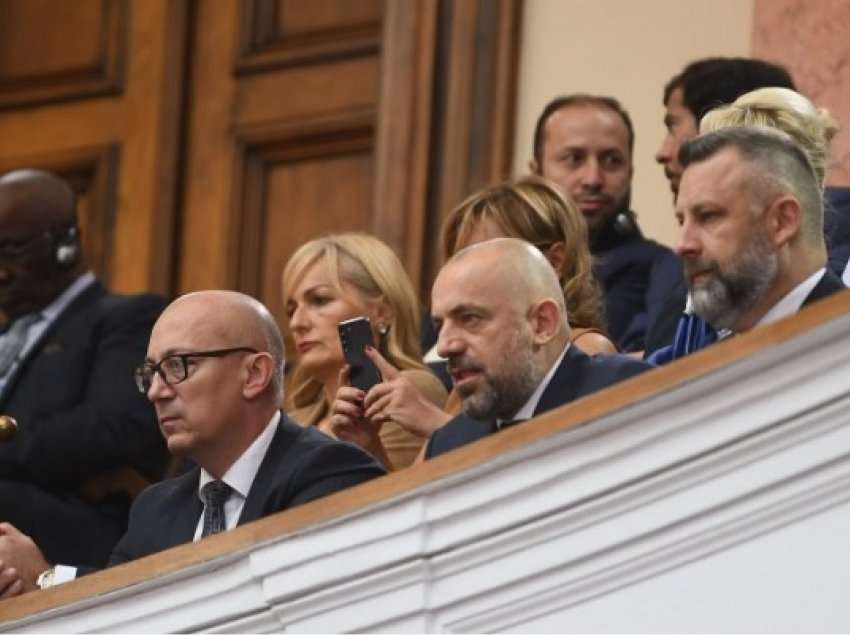 Millan Radoiçiq përcjellë adresimin e Vuçiqit në parlament