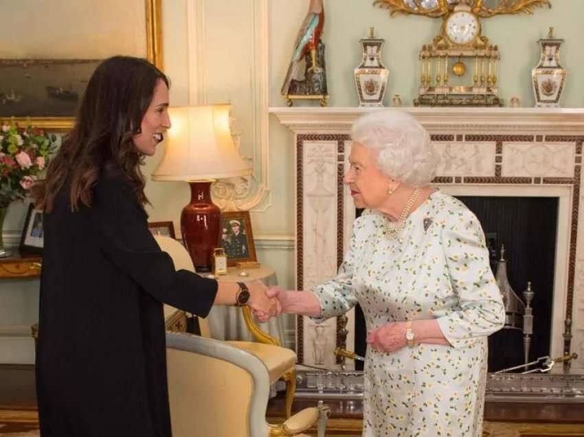 Kryeministrja e Zelandës së Re tregon për këshillën që ia dha Mbretëresha Elizabeth II