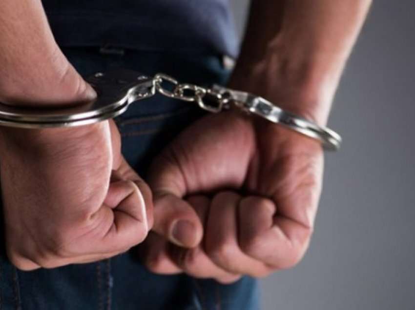 Arrestohet një 26-vjeçar në Shtip, kapet duke vjedhur