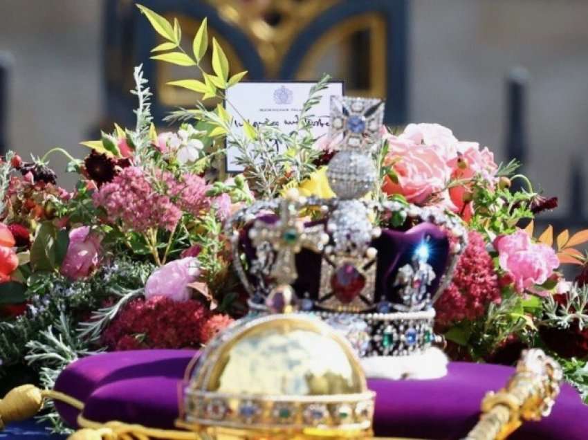 Pamje/ Kush ishte “i paftuari” që mori famë papritur në funeralin e Mbretëreshës Elizabeth